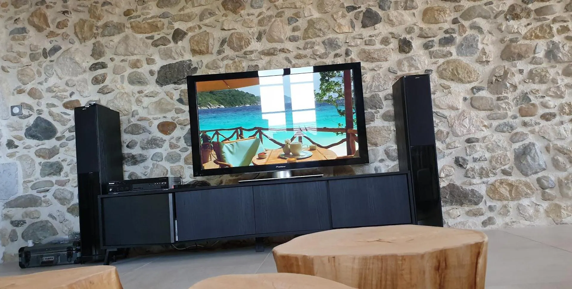 Le château Annecy 0*,